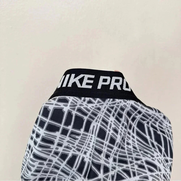 Nike Pro Womens  Small Cool Tracer Spandex Athletic Short - Picture 6 of 11